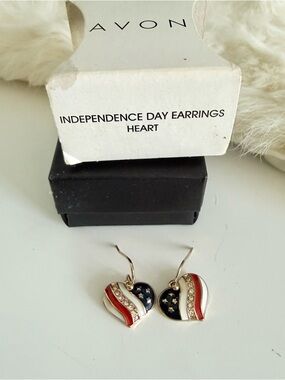 Avon Independence Day Pierced Earrings